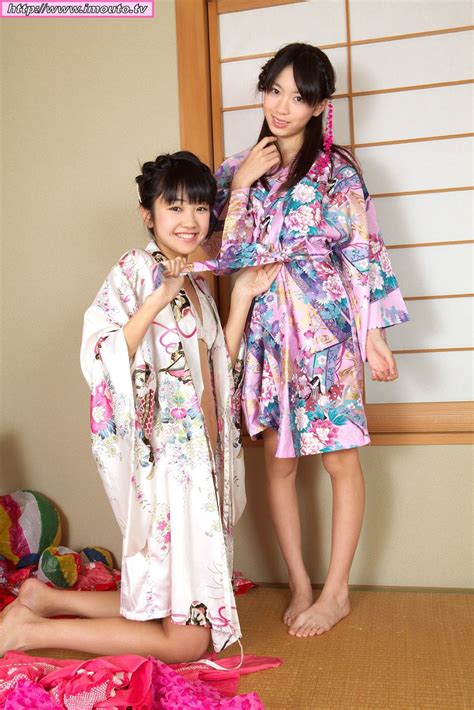 Momo Shiina 椎名もも & Ayu Makihara 牧原あゆ .